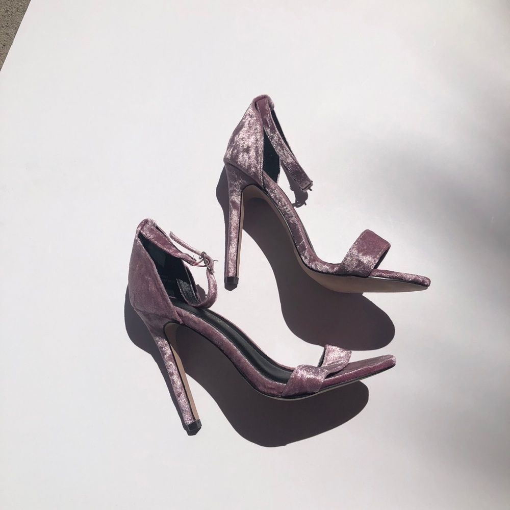 💜 Chase & Chloe crushed velvet strappy heels 6.5